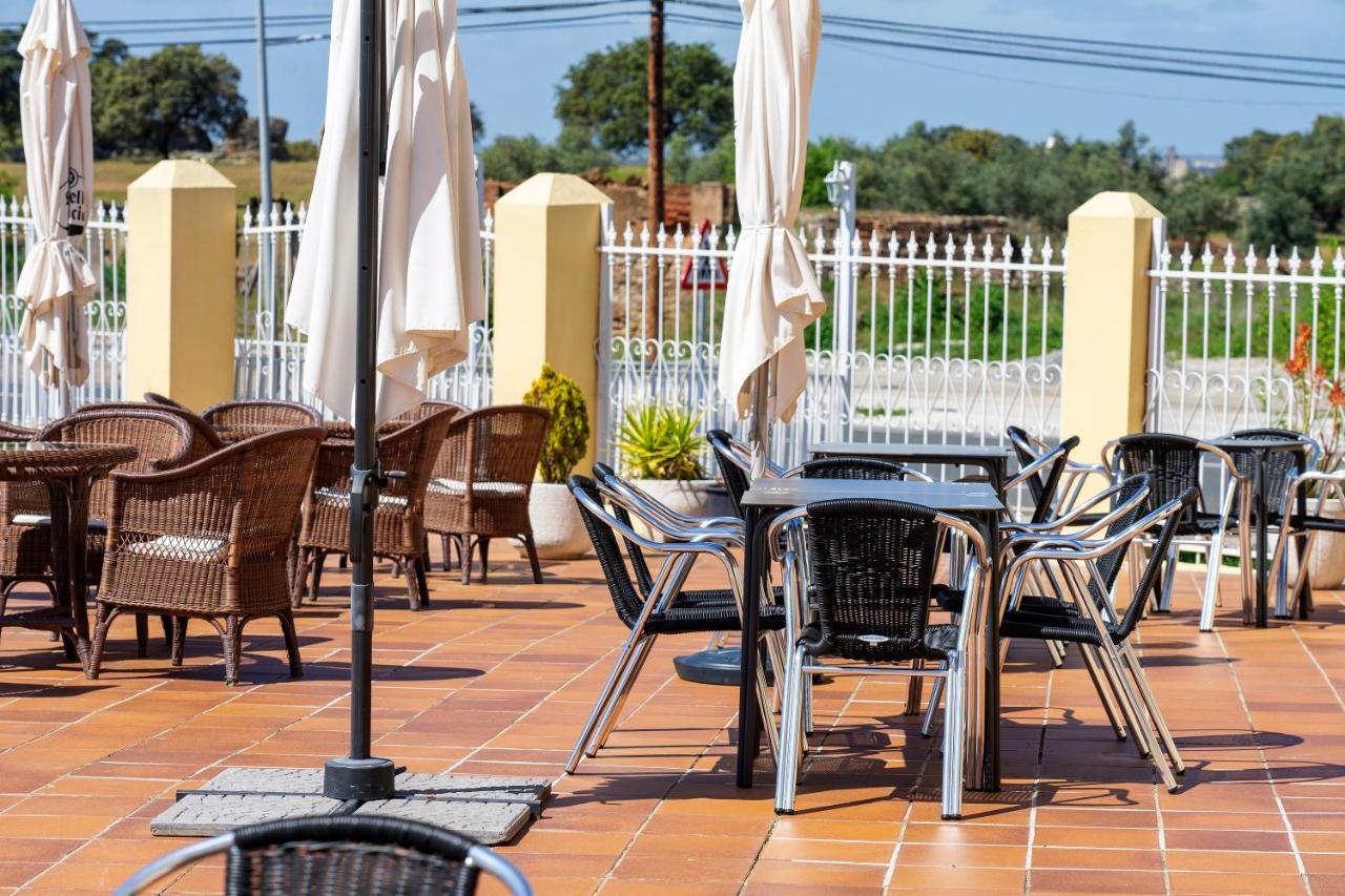 Hotel Los Barruecos By Croma Мальпартіда-де-Касерес Екстер'єр фото