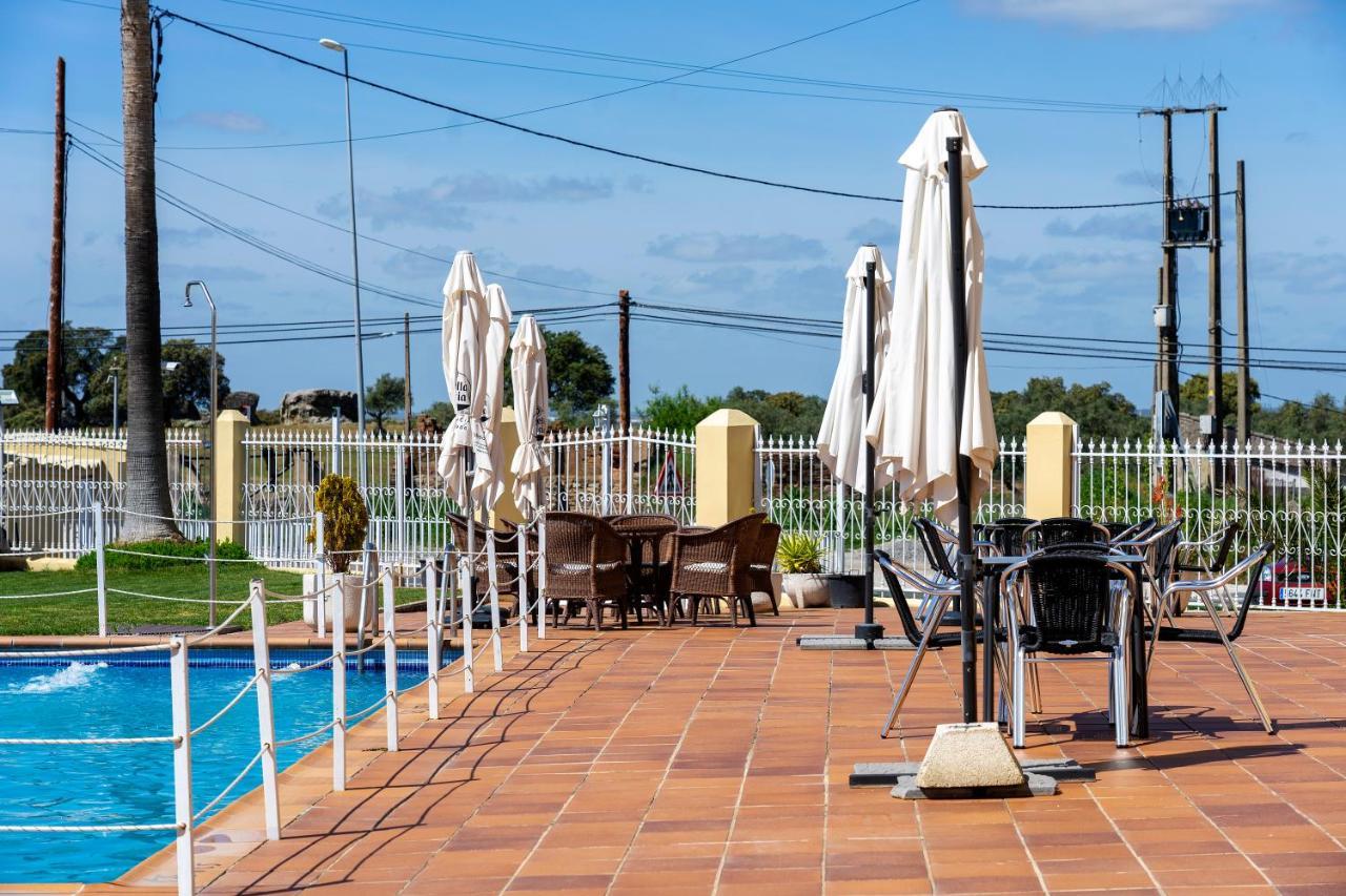 Hotel Los Barruecos By Croma Мальпартіда-де-Касерес Екстер'єр фото